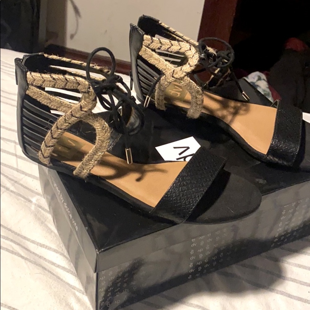 DV sandals